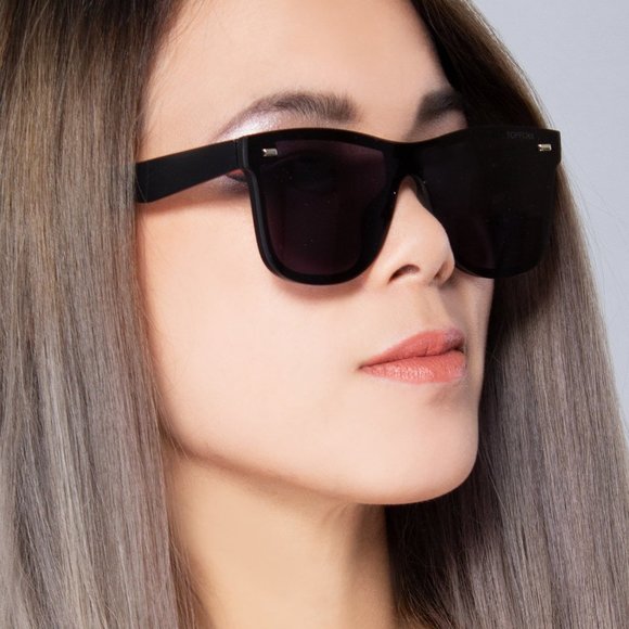 Future Wife Sunglasses in Black - Picture 2 of 5